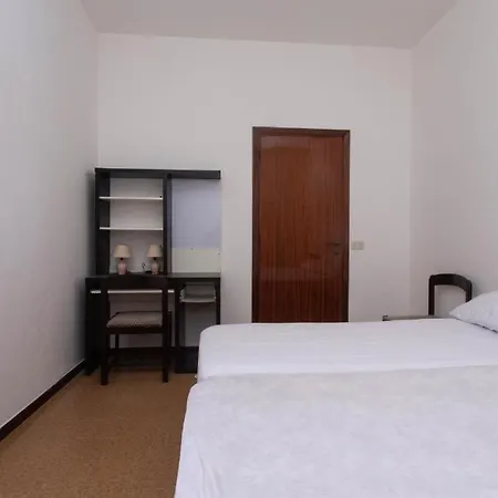 Apartmán Trilocale In Zona Centrale, - S242 *